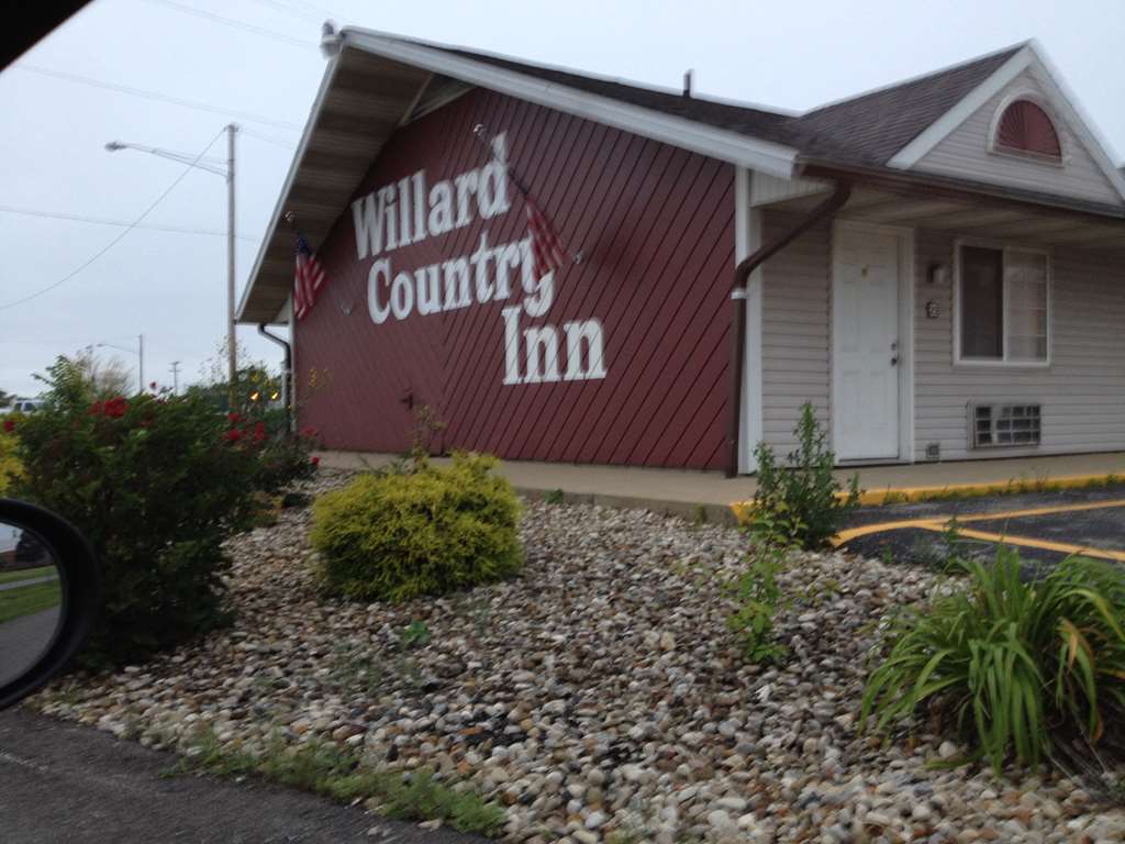 Country Hearth Inn & Suites Willard Exteriör bild