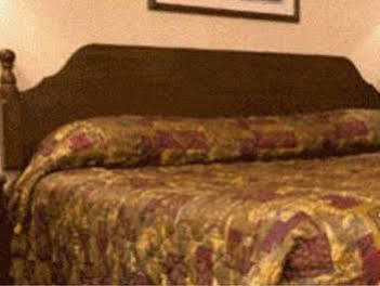 Country Hearth Inn & Suites Willard Exteriör bild